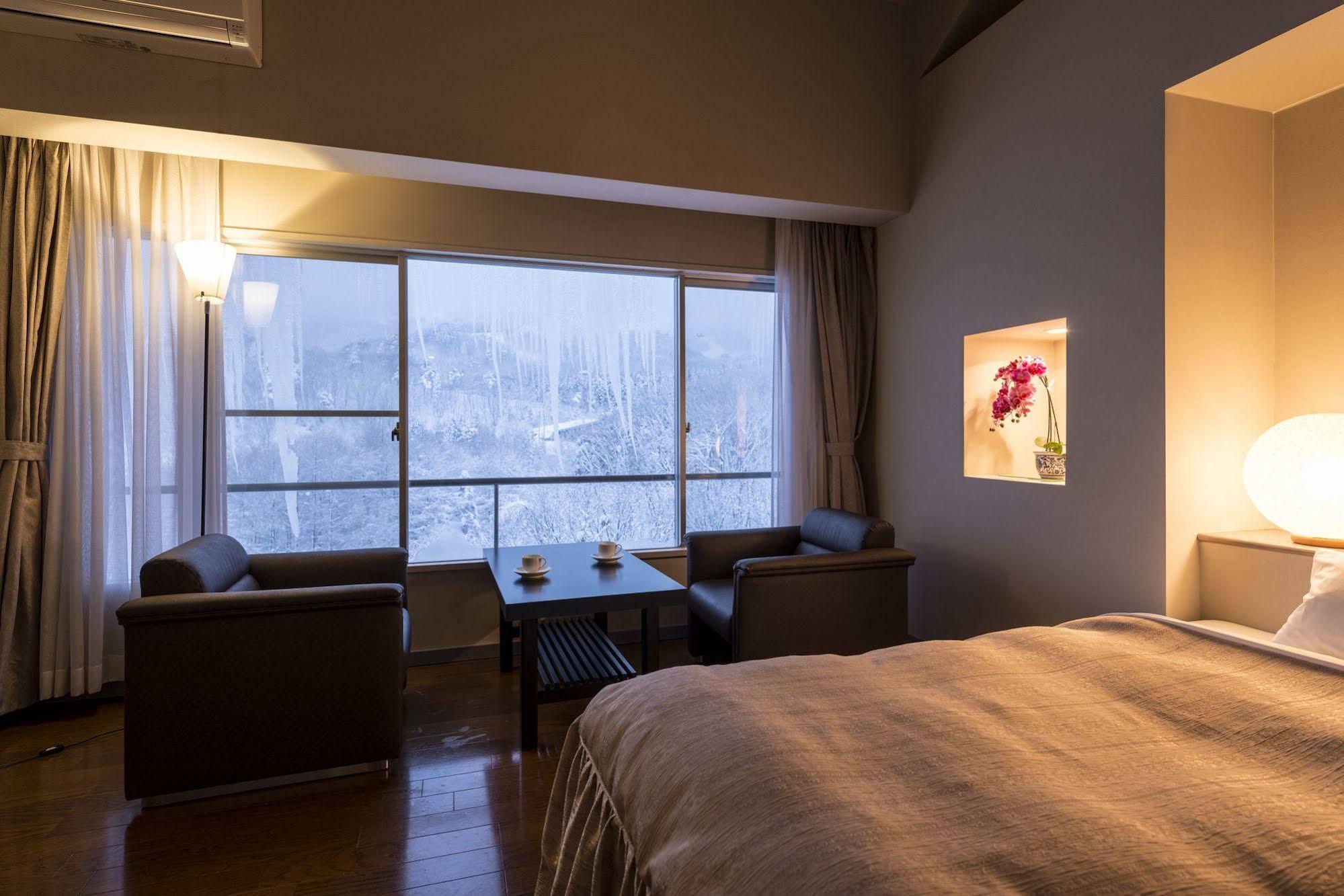 ימאגאטה Takamiya Hotel Lucent מראה חיצוני תמונה