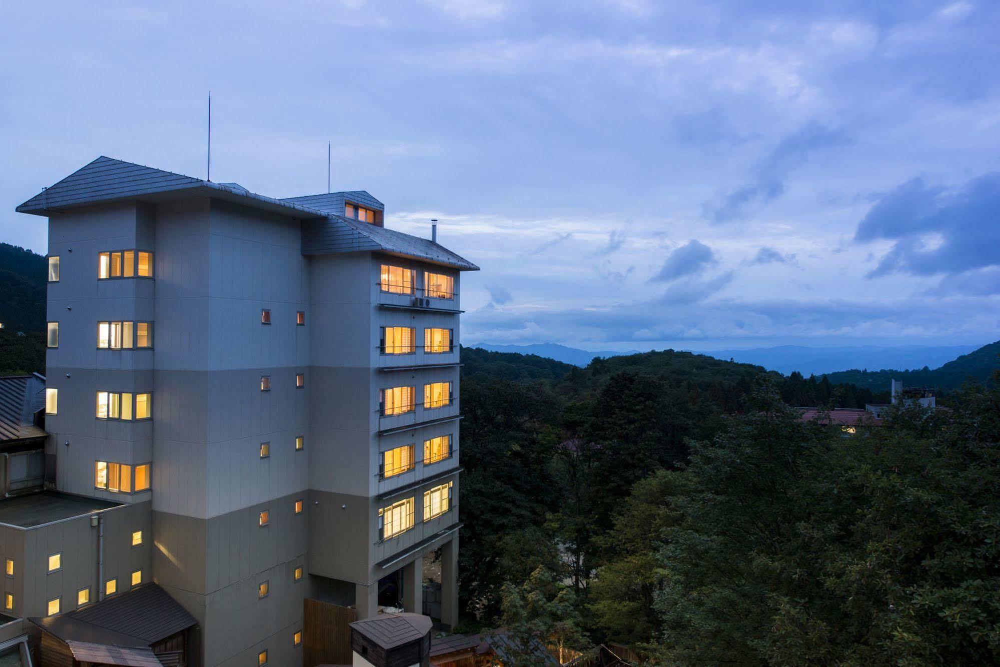 ימאגאטה Takamiya Hotel Lucent מראה חיצוני תמונה