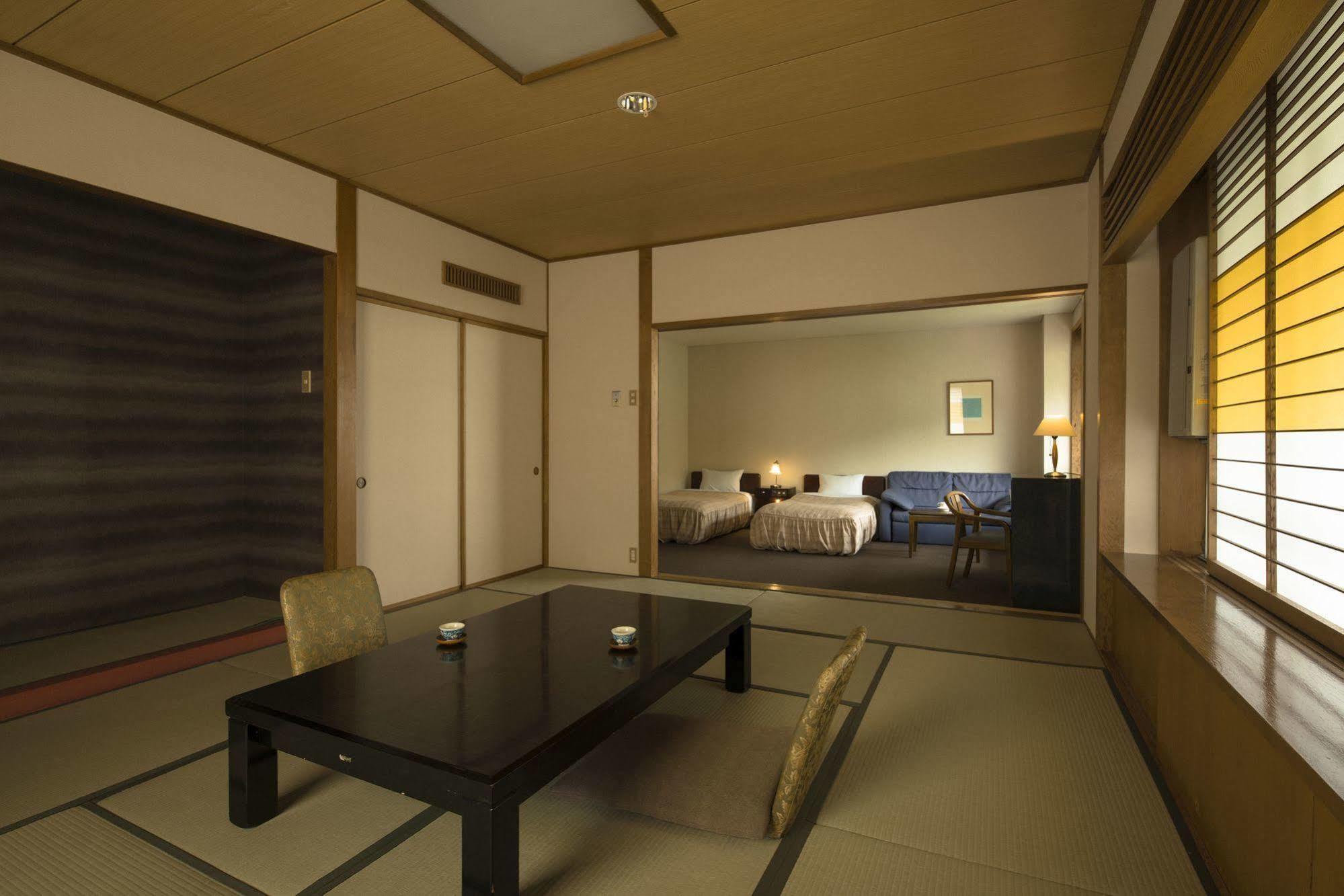 ימאגאטה Takamiya Hotel Lucent מראה חיצוני תמונה